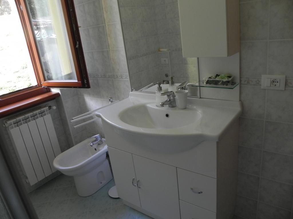 Apartamento Casa Marina Toscolano-Maderno Habitación foto